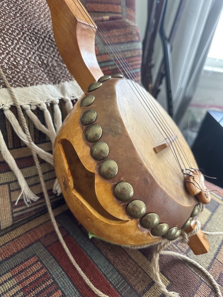 Banjo Side Detail